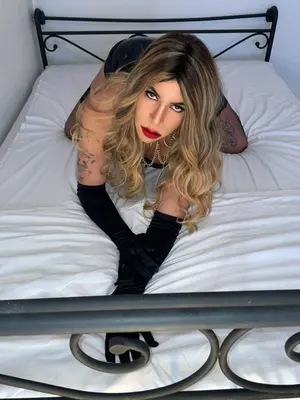 Priscillafrag – Trans Escort Köln