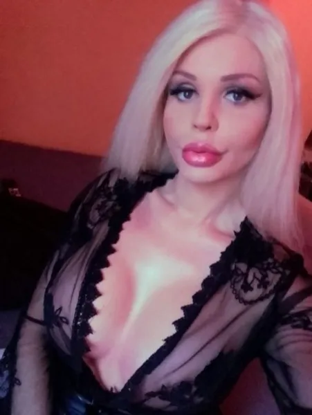 DEUTSCHE TS BARBIIE- NEUE NUMMER_Party 2471 – Trans Escort Köln