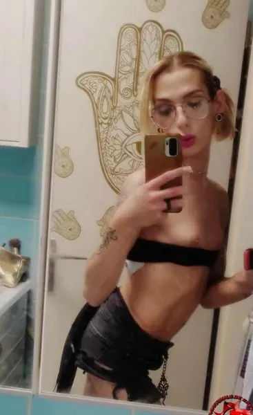 SLIM 💖 FEMININNEN 💖 SHEMALE 😘😍 – Trans Escort Berlin