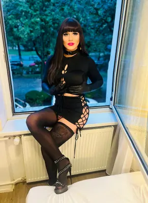 TS SAMANTHA 💖🪽 DELICIOUS COCK XXL – Trans Escort Berlin