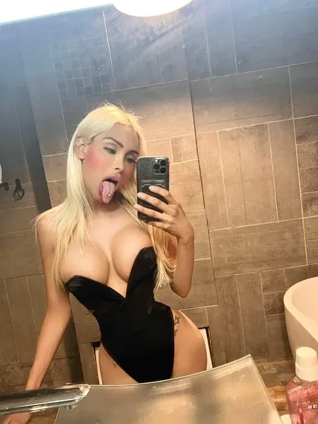 Ts MIA KHALIFFA 🥵 mit SPEKTAKULÄREN Körper – Trans Escort Frankfurt Am Main