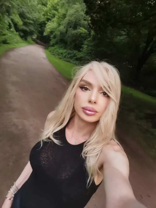 TRANS CHRISTINA SUPER HEISS - Nur für kurze Zeit in Hamburg – Trans Escort Hamburg