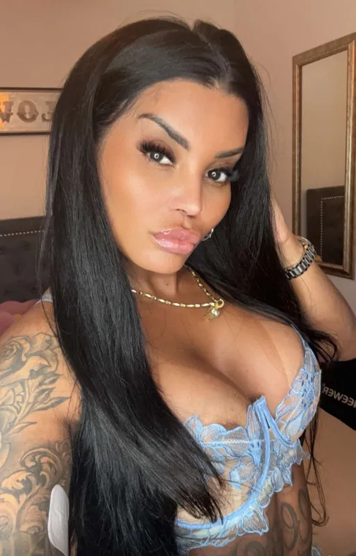 TS BRUNA PERFEKT KÖRPER 🔥 – Trans Escort Stolberg