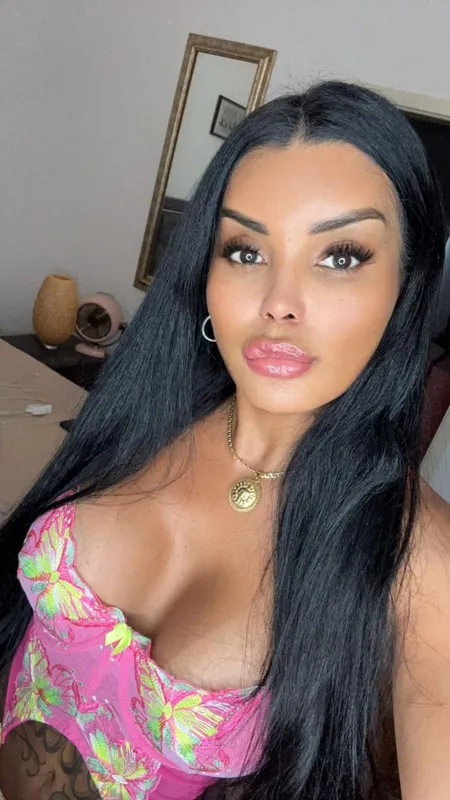 TS BRUNA PERFEKT KÖRPER 🔥 – Trans Escort Stolberg