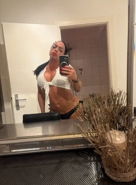 TS Dulce aus Kolumbien – Trans Escort Düsseldorf