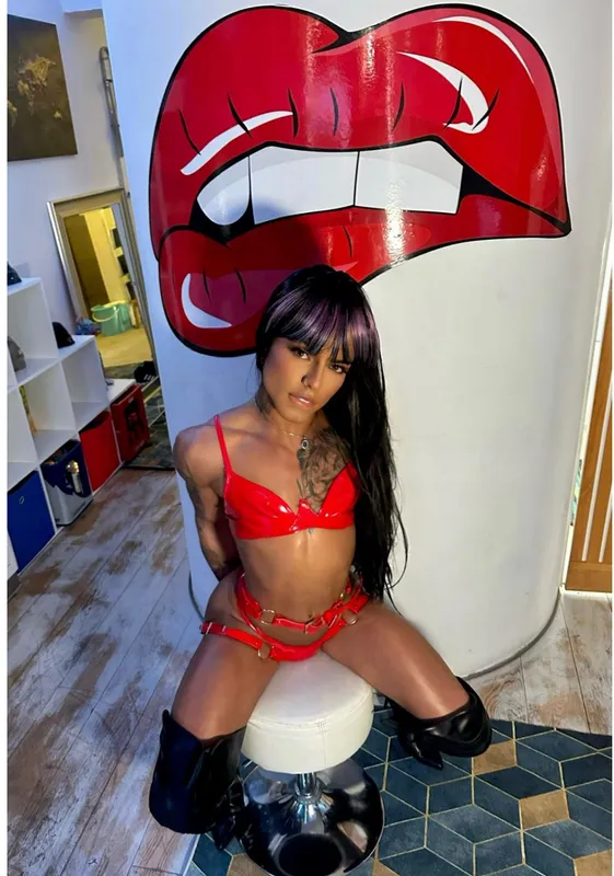 TS LatinaDotXXL1 – Trans Escort Düsseldorf