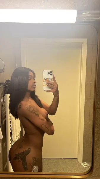 TS Bruna Brasil – Trans Escort Düsseldorf